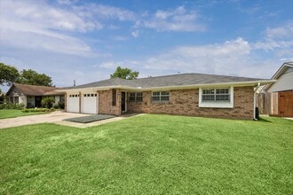 Building Photo - 2431 Willowby Dr
