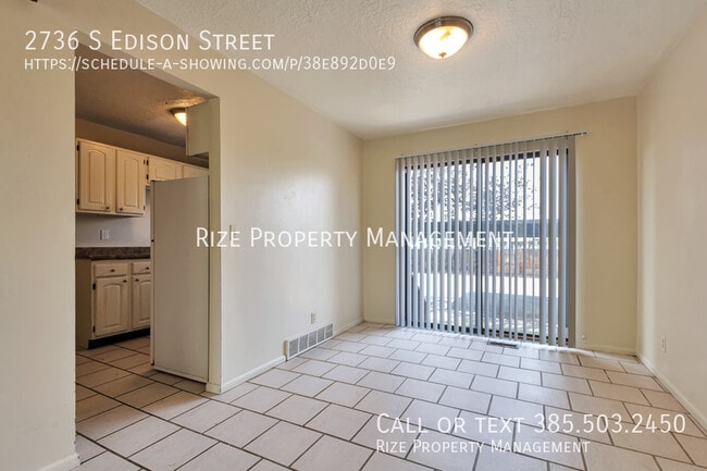 Building Photo - 2736 S Edison St
