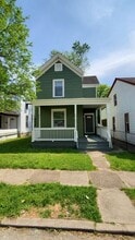 Building Photo - 6015 Desmond St