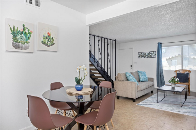 Foto del edificio - 4225 Parkwood Ct