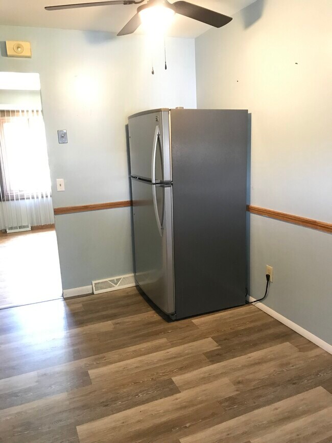 Foto del edificio - 908 Livermore Ln