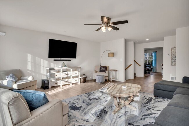 Foto del edificio - 4 Bedroom Townhome