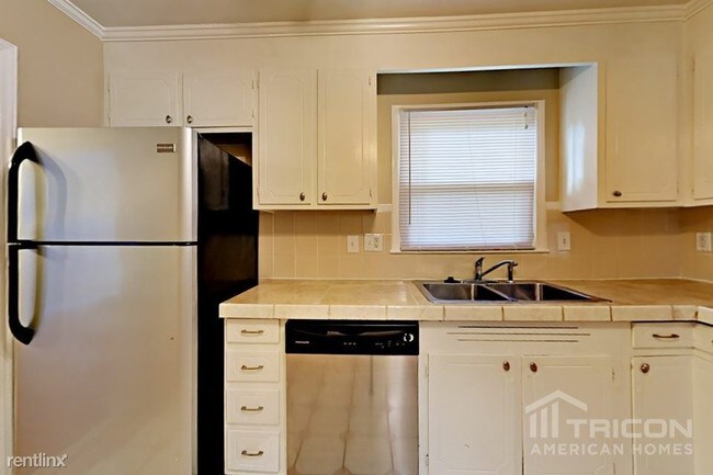 Foto del edificio - 5824 Whitingham Dr