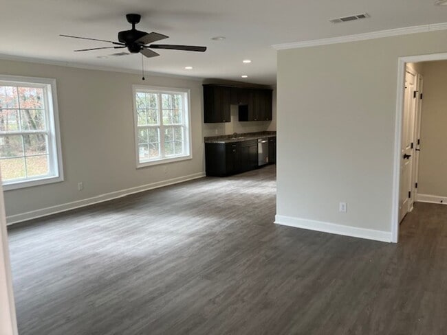 Building Photo - 5 Autumn Ridge