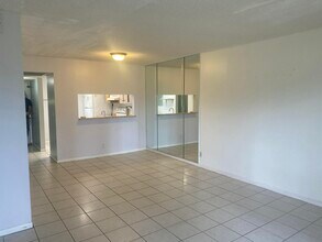 Building Photo - 7149 Golf Colony Ct