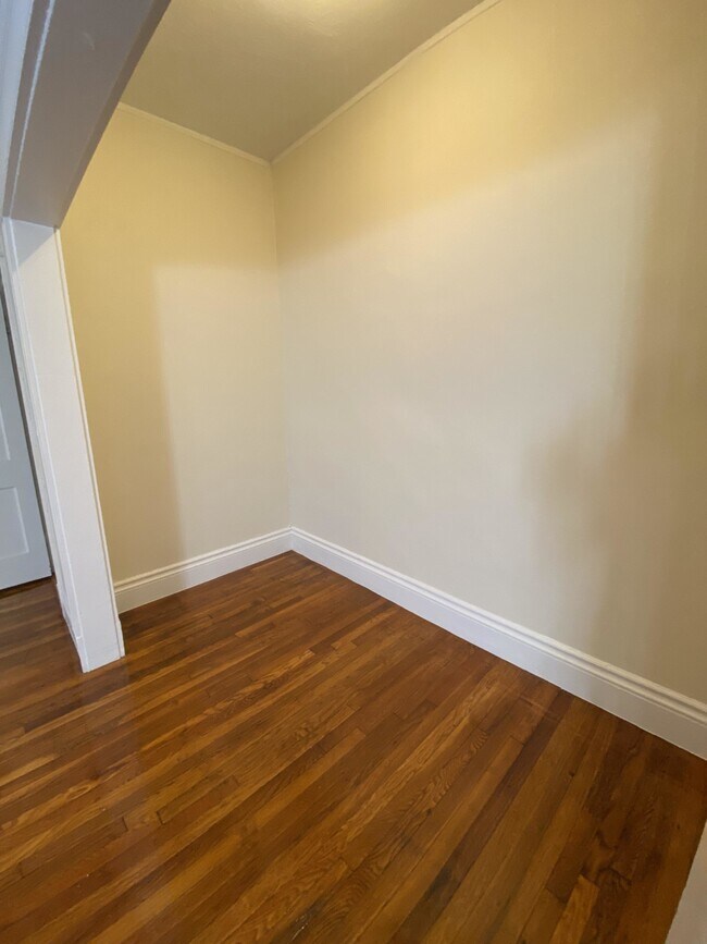 Building Photo - 5 Walbridge St