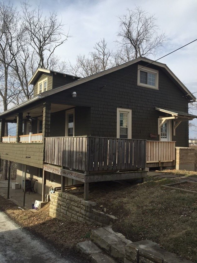 813 1/2 Monongalia Ave, WV 26505 Condo for Rent in