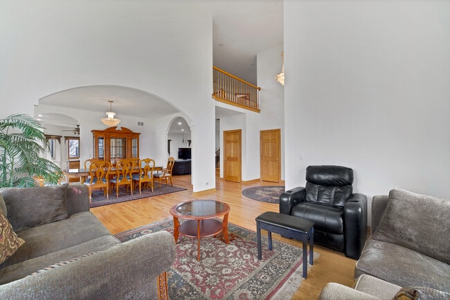 Foto del edificio - 9131 Delphia St