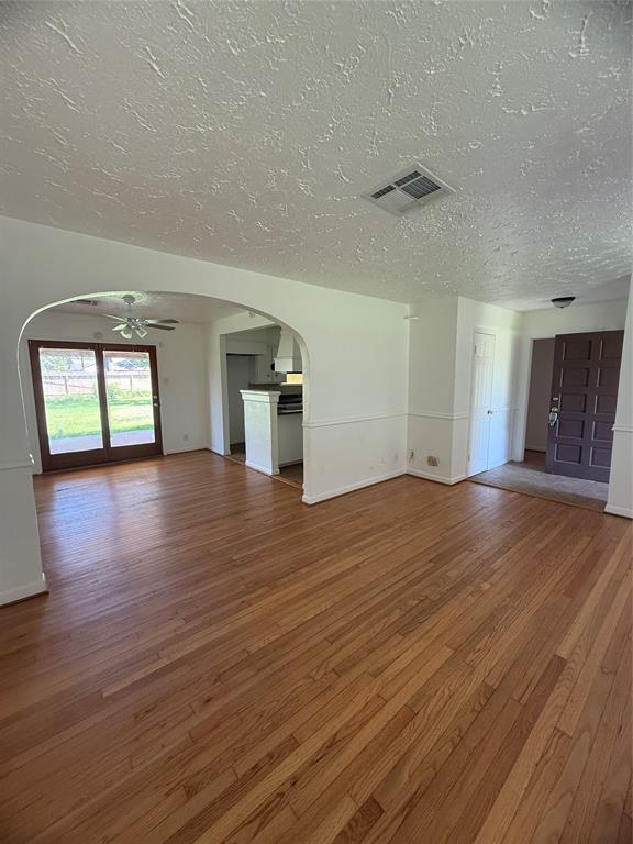 Building Photo - 207 Timber Ln