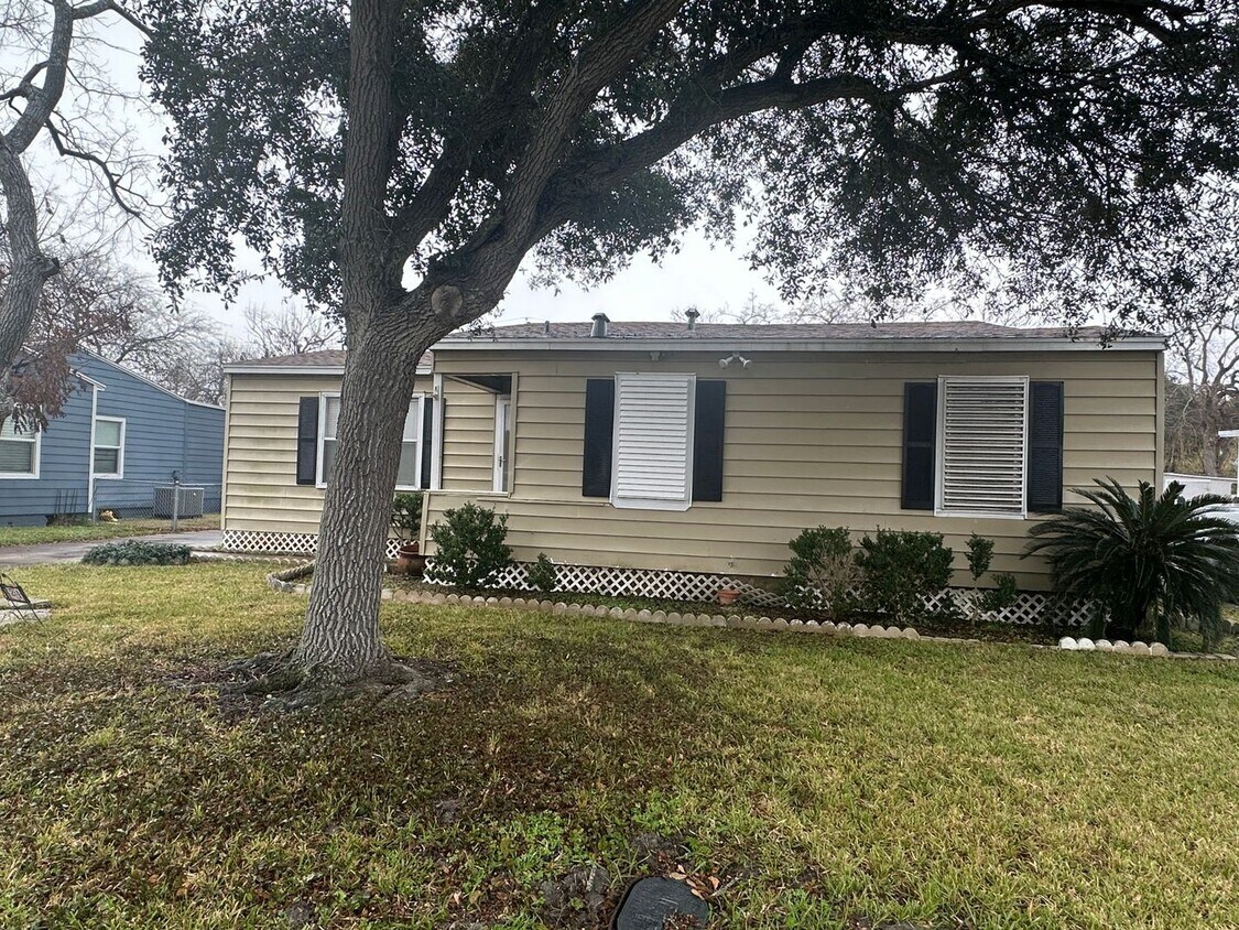Primary Photo - 3 br, 1 bath House - 721 Texas Avenue