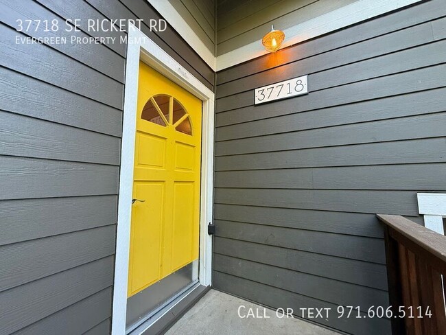 Foto del edificio - 37718 SE Rickert Rd