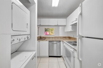 Building Photo - 930 Coral Club Dr