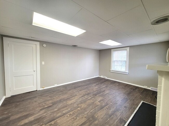 Building Photo - 3 Bedroom Full Brick Home Available for Immediate Rent!