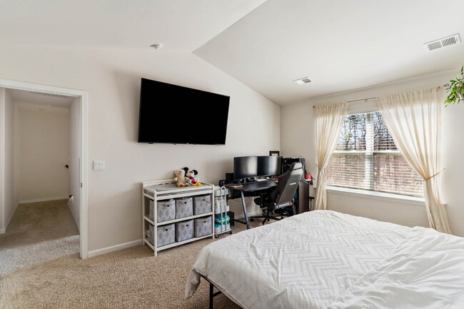 Foto del edificio - 4422 Remington Ave
