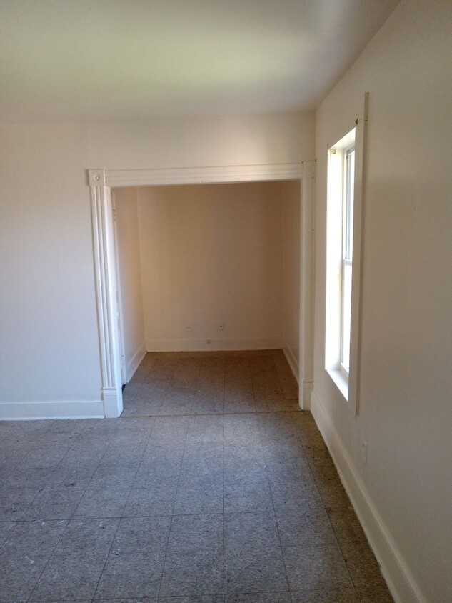 2517 W Garfield Ave Unit Upper A, Milwaukee, WI 53205 - Room for Rent ...