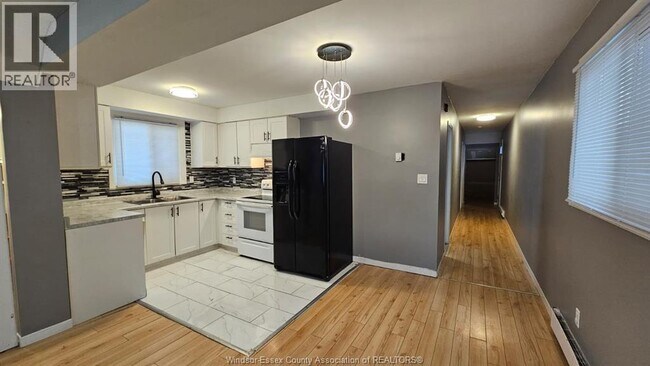 Building Photo - 550 Pierre Ave