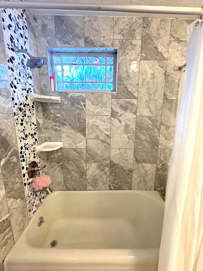 Foto del edificio - 1209 Windsor Ave