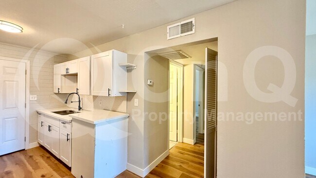 Foto del edificio - 6044 N 21st Ave