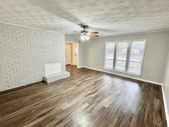 Foto del edificio - 5334 Craigmont Dr