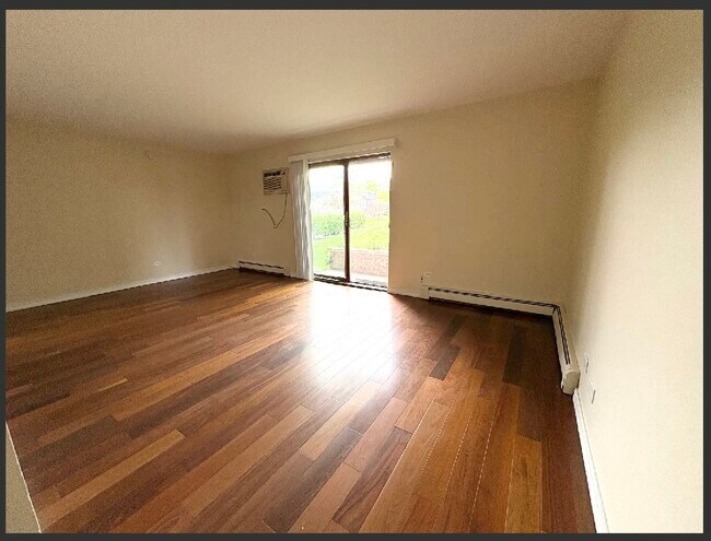Foto del edificio - 2343 Ogden Ave