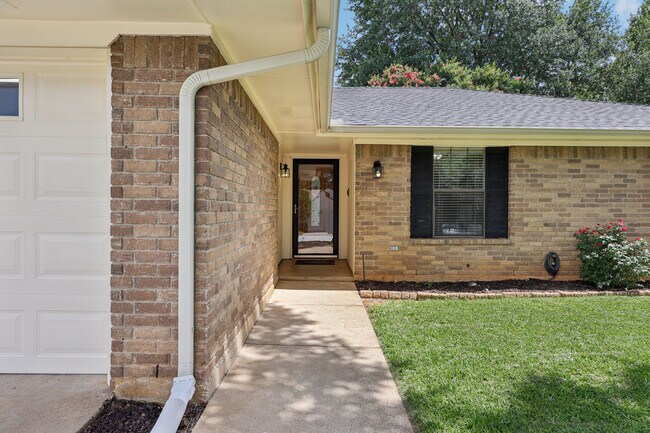 Foto del edificio - 107 Ginger Ln