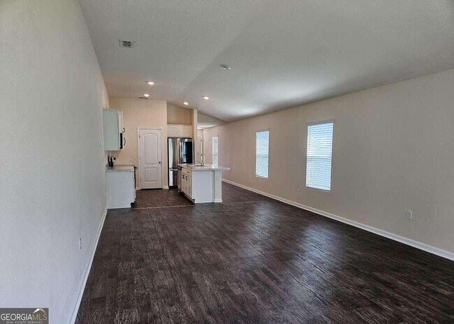 Building Photo - 209 Teakwood Dr