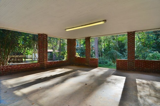 Building Photo - 3453 Earlewood Dr