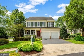 Building Photo - 6001 Alderdale Pl