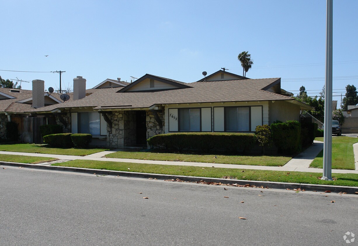 Primary Photo - 7652 Amazon Dr