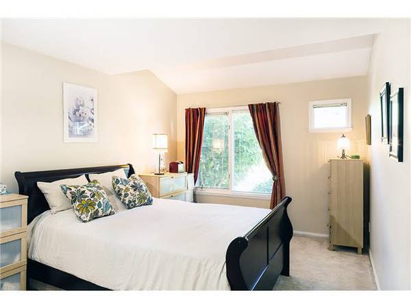 Photo du bâtiment - 1513 Bowser Ave