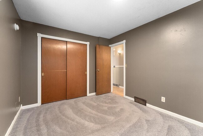 Foto del edificio - Cozy 3 bedroom in eastern Sioux Falls