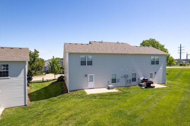 Foto del edificio - 2500-2502 Northampton Dr.