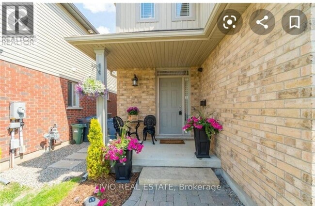 Building Photo - 204 Couling Crescent