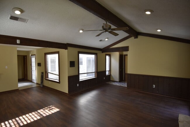 Building Photo - Charming 3-Bedroom Home in Cordova-Comfort & Convenience!