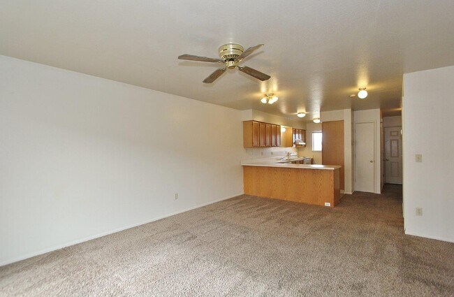 Foto del edificio - 639 N Moffatt Ave