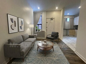 Building Photo - 44 Victoria Ave S