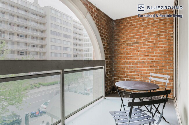 Foto del edificio - 2140 L St NW