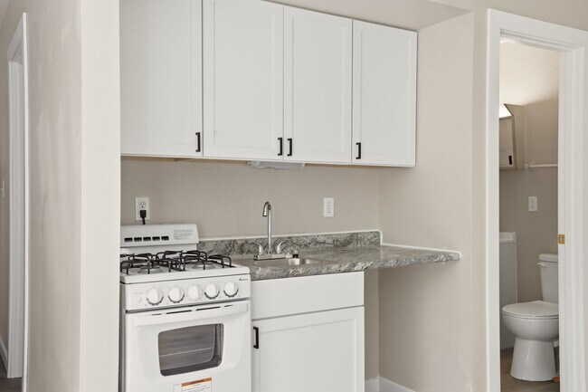 Foto del edificio - Freshly Remodeled Studio in the Heart of Waukesha!