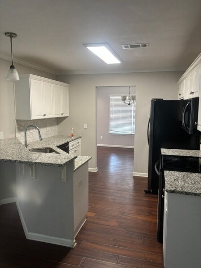 Foto del edificio - 5036 Reynolds Way