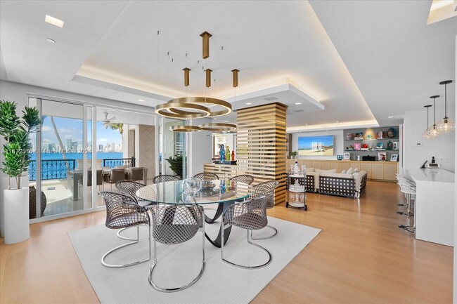 Foto del edificio - 4921 Fisher Island Dr