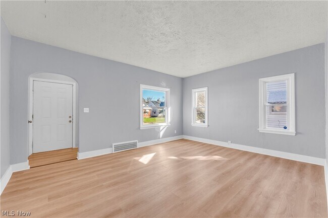 Foto del edificio - 9520 S Highland Ave