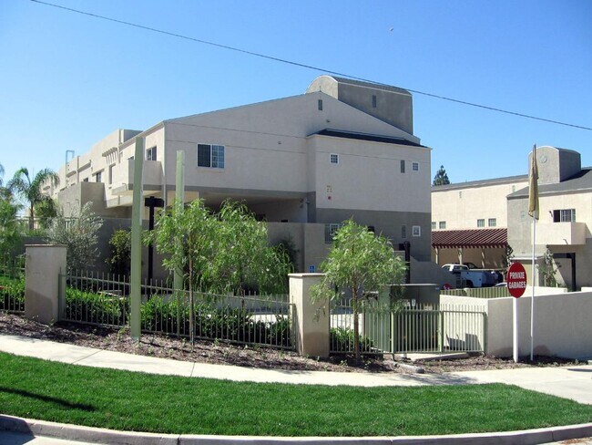 Foto del edificio - Towne Crest Apartments