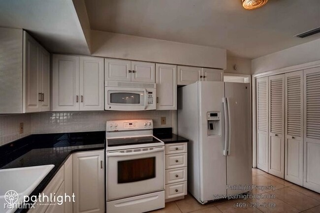 Building Photo - 4 br, 2 bath House - 7302 Barry Road UNIT