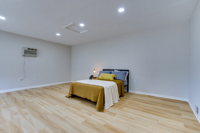 Building Photo - 5471 Braddock Ridge Dr