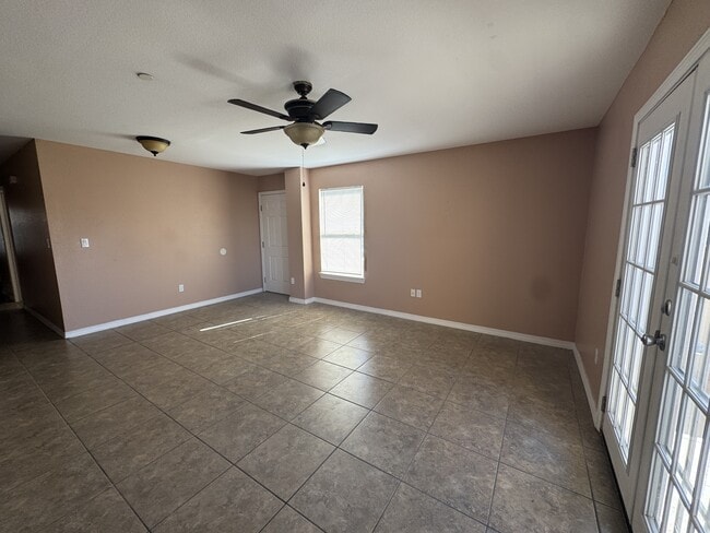 Building Photo - 4721 Pistolero Ln