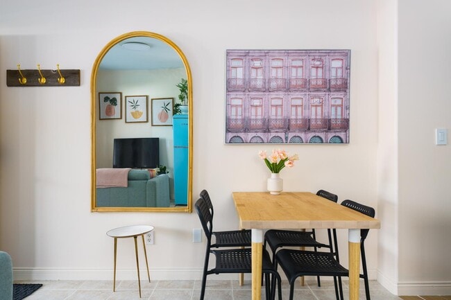 Photo du bâtiment - 759 E 51st Ave