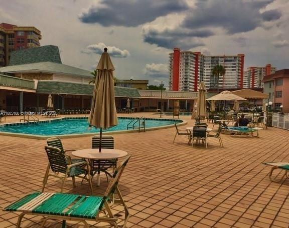 Foto del edificio - 1591 NE Miami Gardens Dr