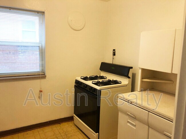 Foto del edificio - 4061 S Grand Blvd