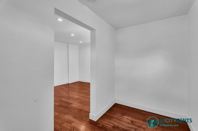 Foto del edificio - Bernal/St Mary's: Rare Remodeled Cottage w/ Washer/Dryer, Patio & Storage