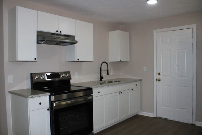 Foto del edificio - For Rent 3 Bedroom 2 Bath W/ Flex Space In South Aiken
